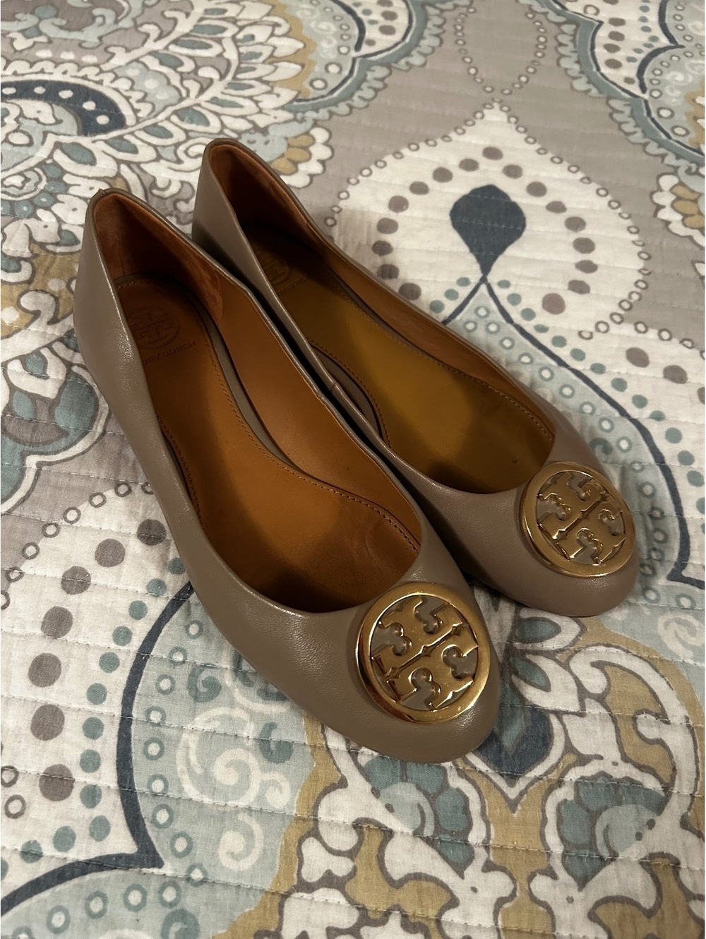 Tory Burch Claire Benton French Gray Leather Logo Ballet Flats Size 7